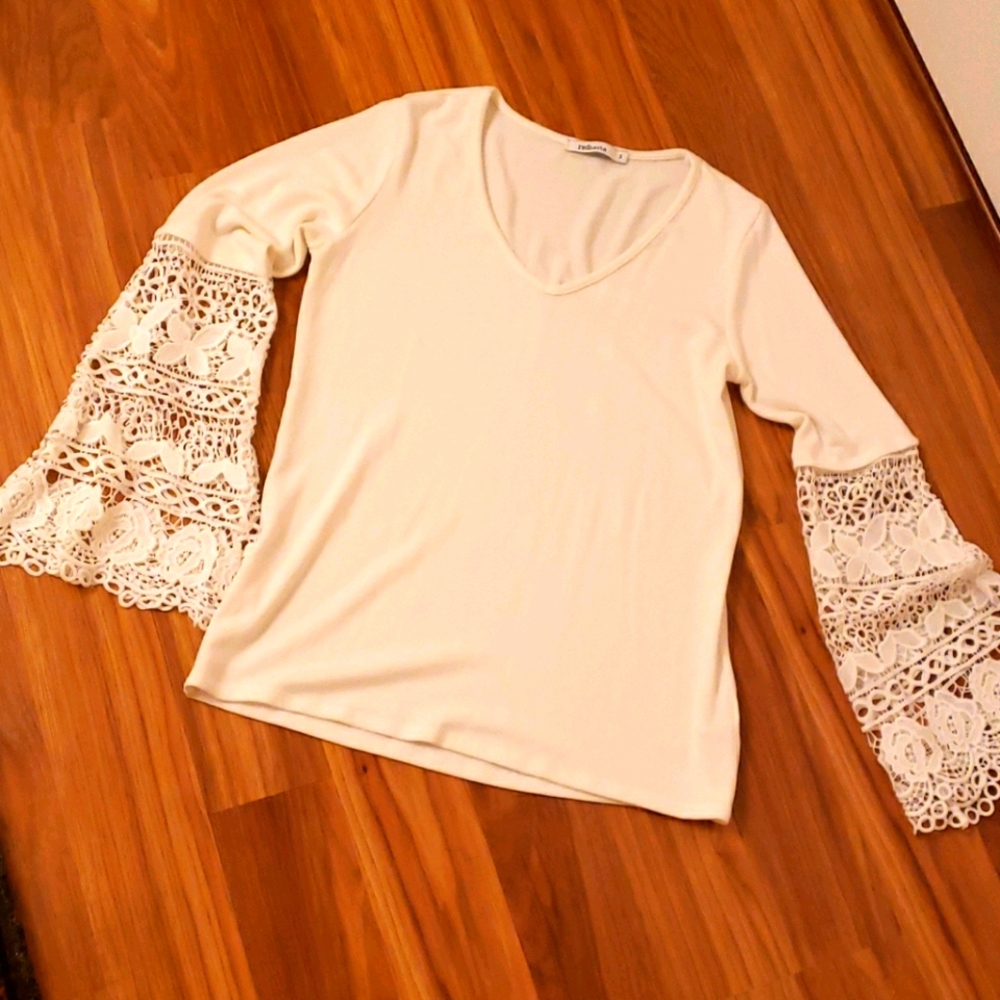 White top with lace sleeves by Redhaute